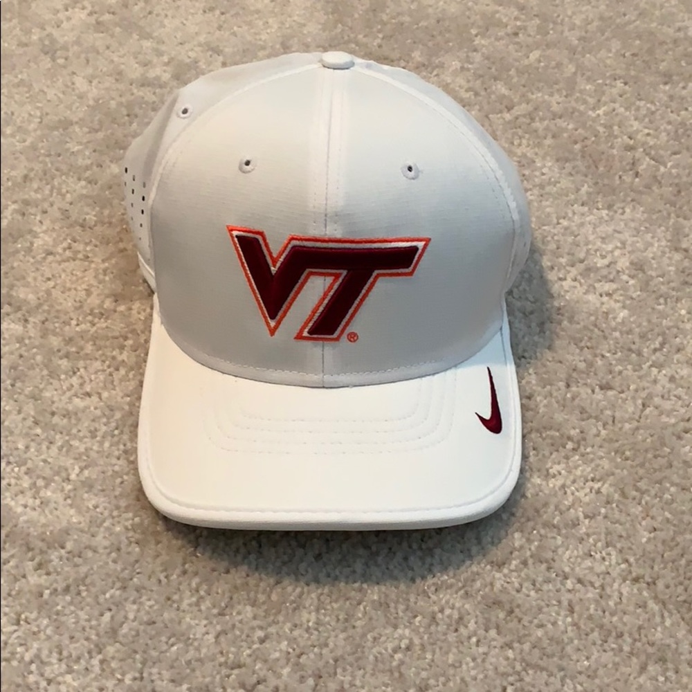 Nike VT Dri-fit Adjustable back Sidelines Hat